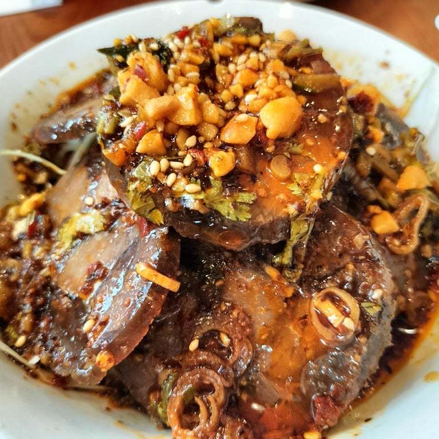 肉の大山で軽く立ち呑みしてから、羊香味坊で昼呑み