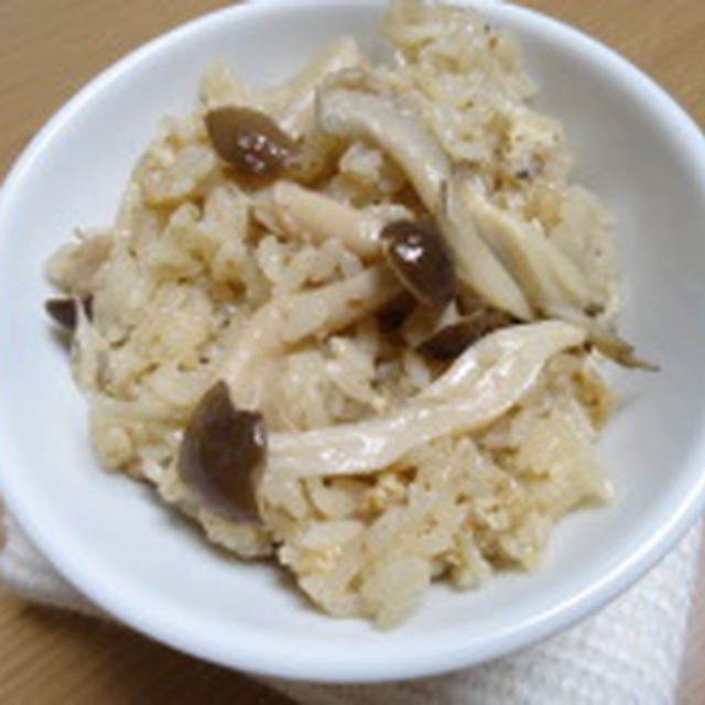だしで簡単♪きのこの炊き込み御飯