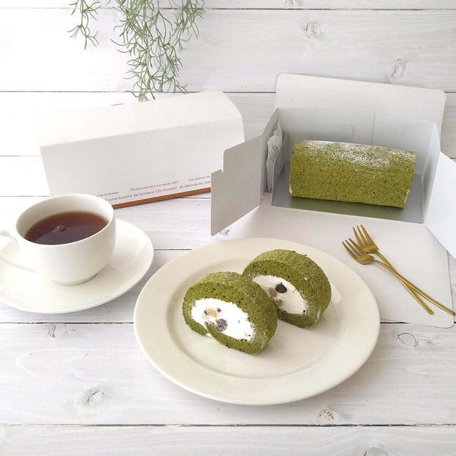 抹茶とかのこ豆のロールケーキ