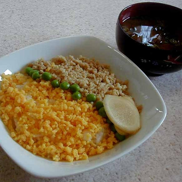 そぼろ丼