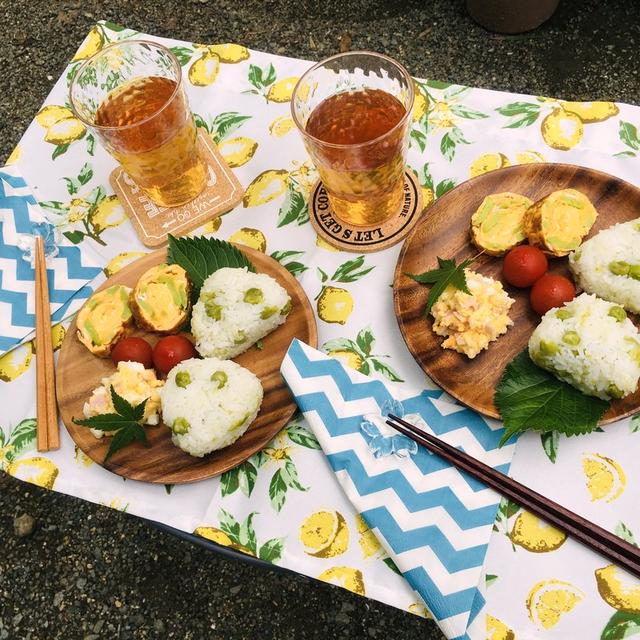 ピースご飯で、外ご飯