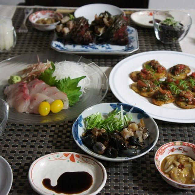 さざえとシマアジのお刺身　ホタルイカと菜の花で生パスタ