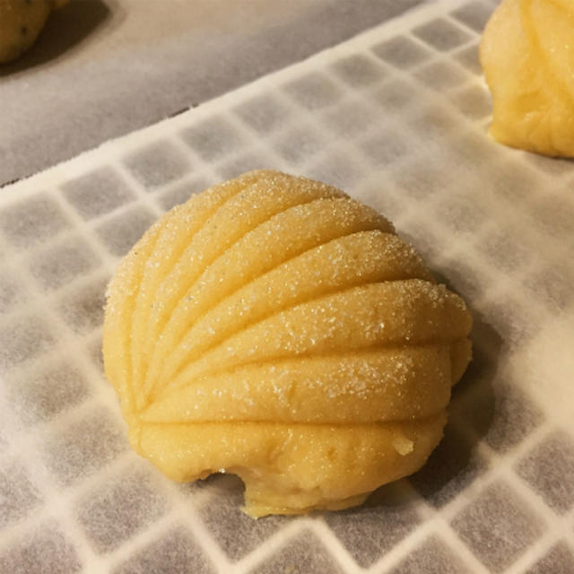 サンライズ模様？のメロンパン