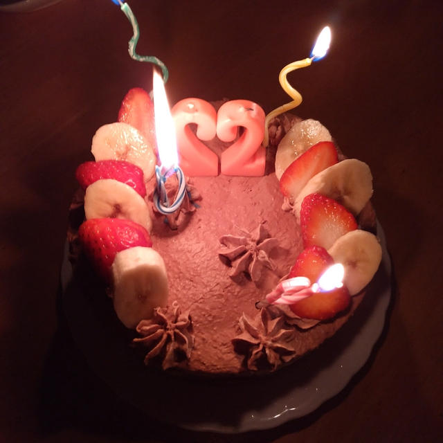 子供達が作ったケーキとロウソク。
