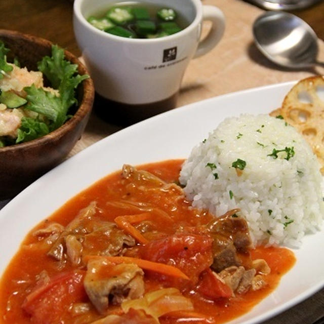 キャベツとトマトでさっぱりポークストロガノフ。