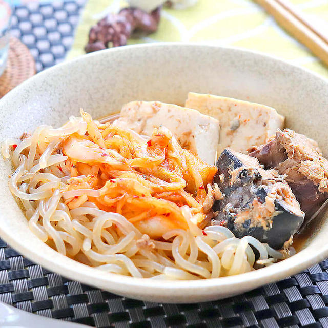 痩せ食材を煮込むだけの腸活メニュー！サバ缶キムチのすき煮風