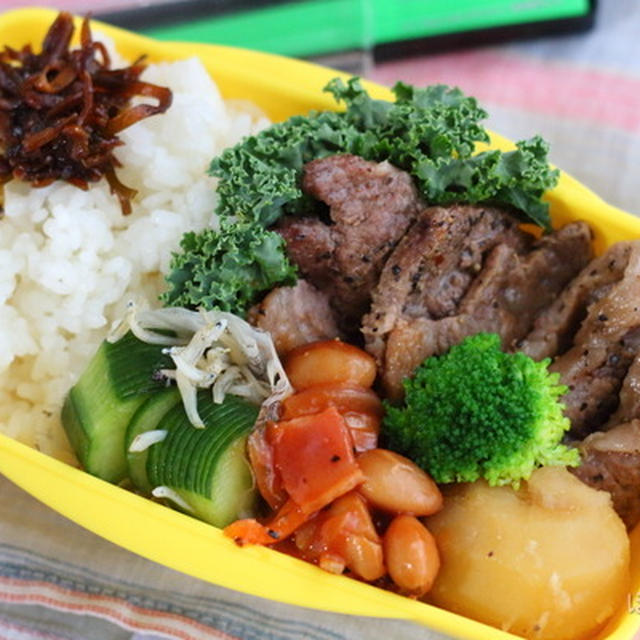 牛塩こしょう炒め弁当｜寝る前の作り置き：じゃがいも煮、きゅうりとジャコの酢の物