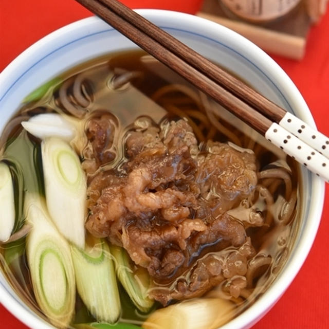 サクサクに揚がる天ぷらと甘辛い牛肉2品♪年越し蕎麦レシピ