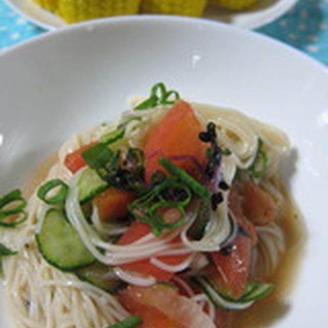 「トマトと胡瓜のぶっかけそうめん」