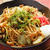 パスタ焼きそば、パスタに重曹を加えて茹でると中華麺っぽくなる。