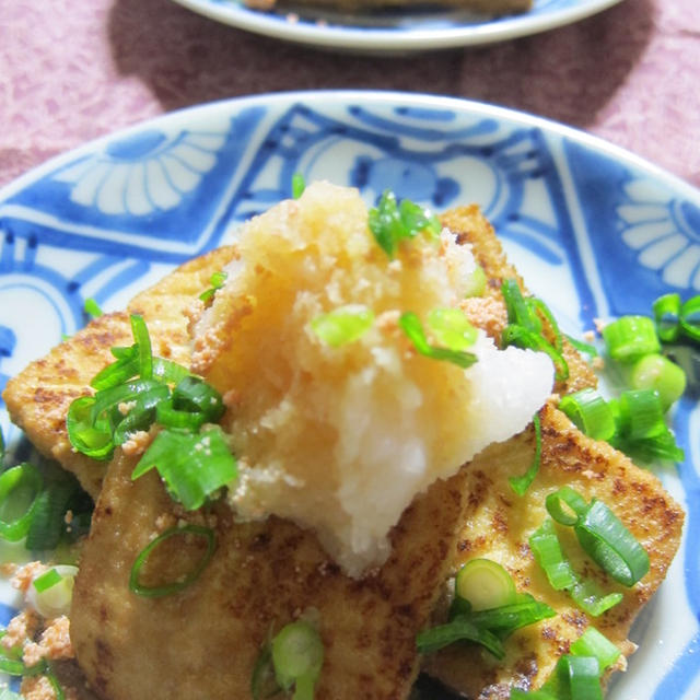 「素焼き厚揚げのおろしだ大根添え」