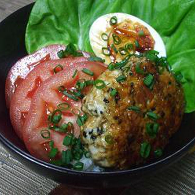 和風つくねロコモコ丼