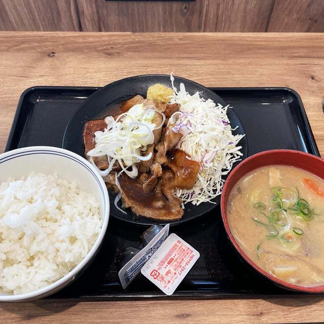 大判豚肩ロース焼き定食（旨ダレ生姜）をとん汁変更で食べる 〜吉野家・クッキング＆コンフォート〜