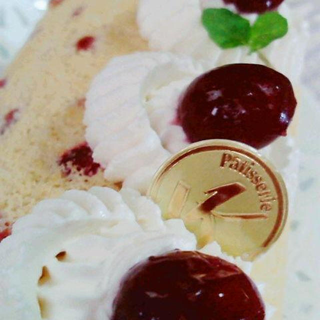 グランベリー とピスタチオのロールケーキ By Kanakoさん レシピブログ 料理ブログのレシピ満載