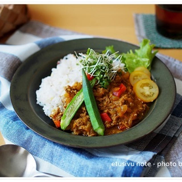 イイホシさんの器にキーマカレーランチ＆今日のポチ！