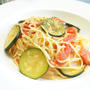 夏野菜の簡単パスタ！ズッキーニとミニトマトのオイルソースパスタの作り方・レシピ