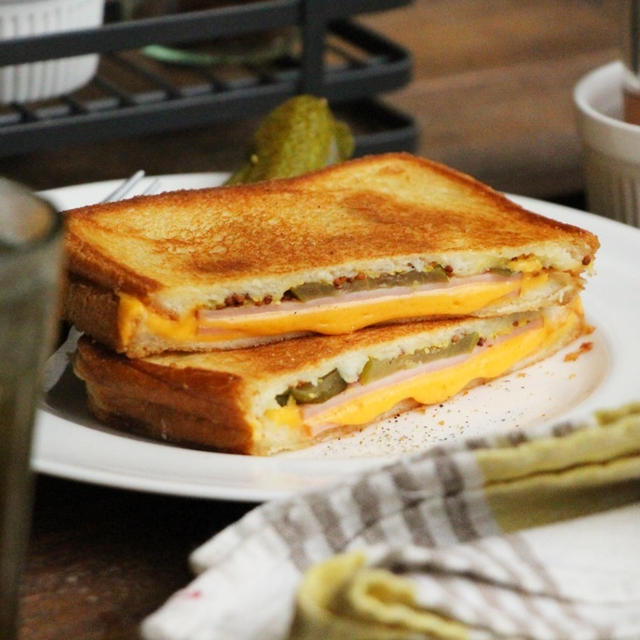 フライパンで作れるホットサンド（動画あり）