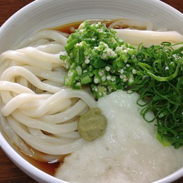 今朝の麺は「オクラとトロロのぶっかけうどん」