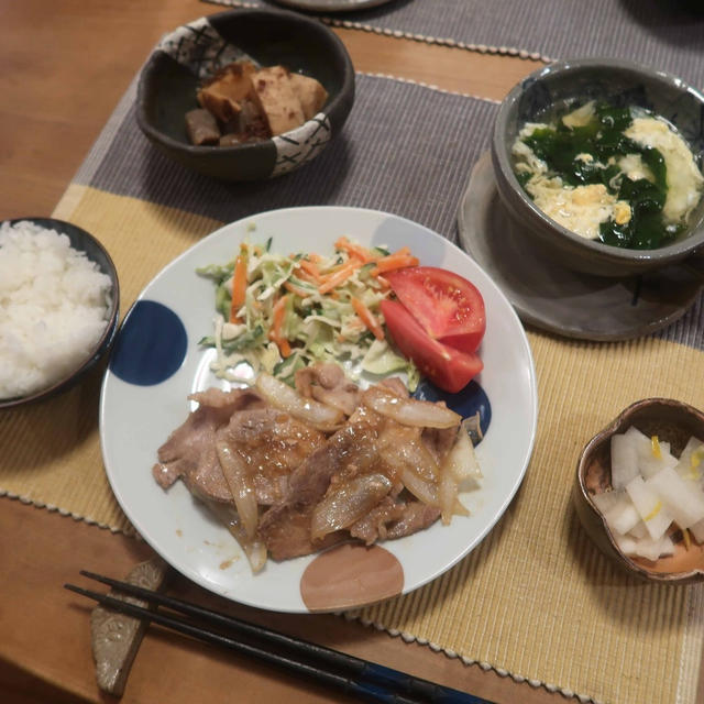 イベリコ豚の生姜焼きと”作り置き”の晩ご飯　と　水仙の花♪