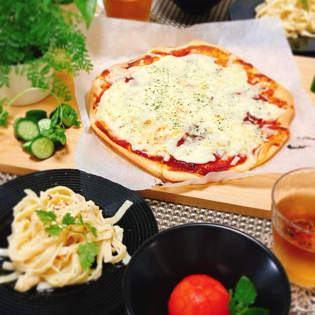 手作りピザとフェトチーネアルフレッドの夕ご飯