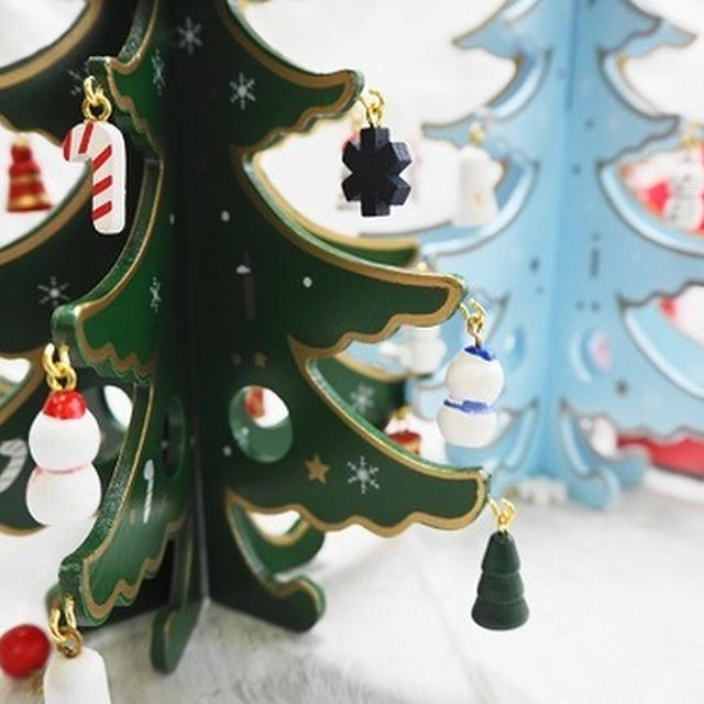 ダイソーの木製クリスマスツリー 楽しい組み立て 小さい飾り By べにゆうさん レシピブログ 料理ブログのレシピ満載