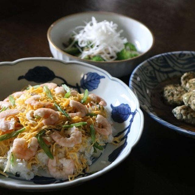 レシピ付き献立　ちらし寿司・青しそつくね焼・ブロッコリーとエリンギのソテーサラダ