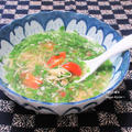 驚きの超短時間レシピ。目に鮮やか、爽やかな酸味でヘルシーな美味しさ。『鶏とトマトの青菜スープ』