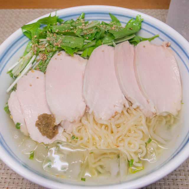 茹で鶏と水菜の冷やし柚子胡椒塩ラーメン