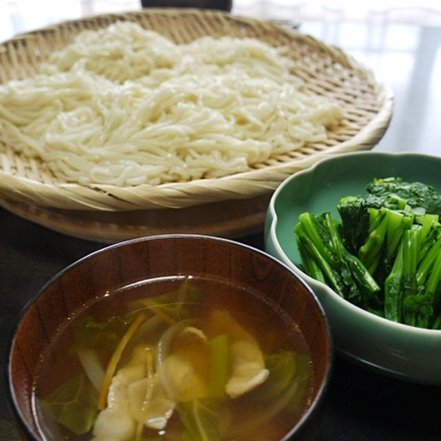 あっさりと、ざるうどんで朝ごはん　と　胡麻だれ肉野菜弁当　と　自由猫＾＾