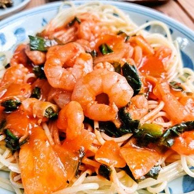 高さを変えた方がいいのかな？(˙-˙ ٥)?・・・と夫婦のお昼ご飯