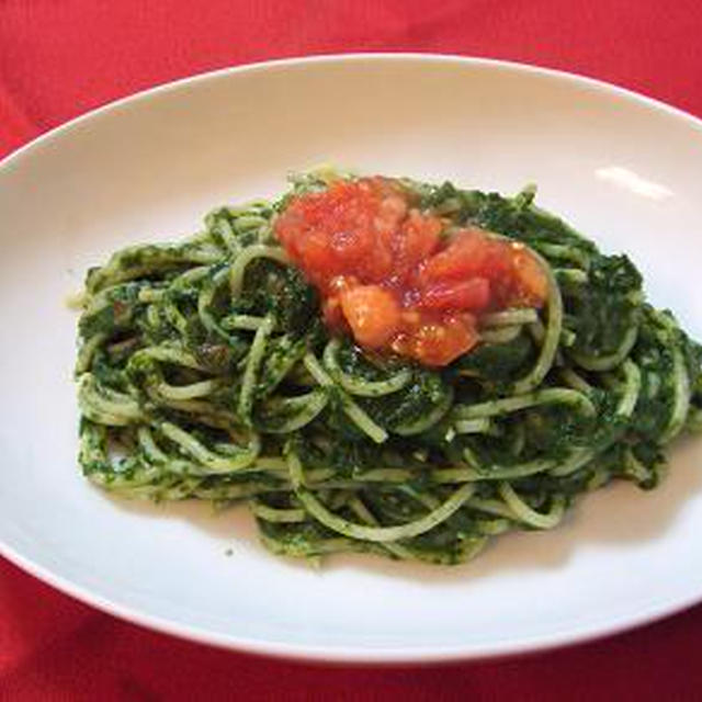 ほうれん草とトマトのパスタ　レシピ