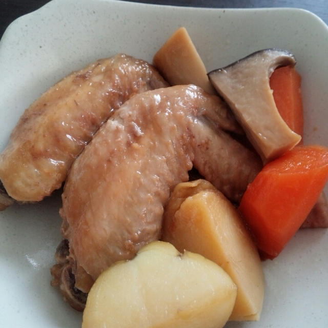 手羽先と野菜の煮物