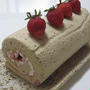 苺尽くしのロールケーキ