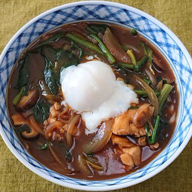 温玉入り鶏カレーうどんで温まる