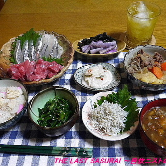 【夕食】さよりのお造り＆まぐろすき身・肉じゃが・数の子の開運炊き込みごはん…