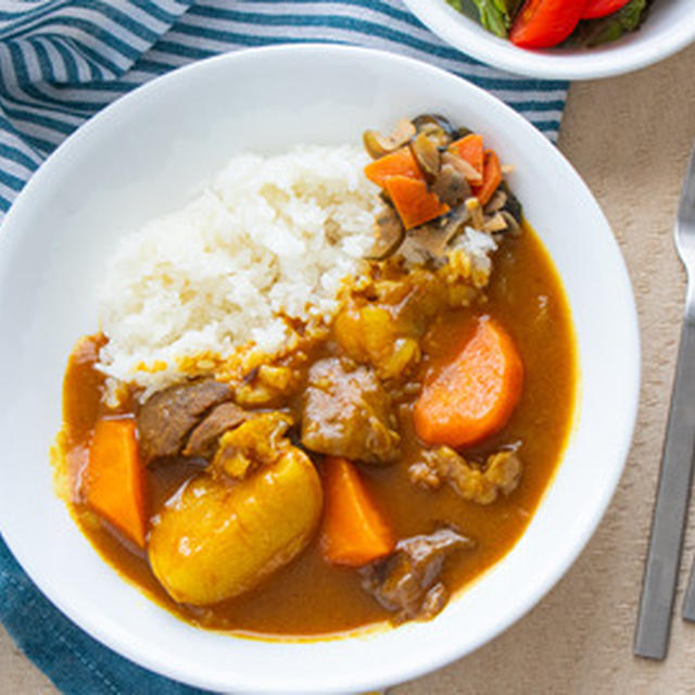 市販のカレールウを使わない【牛すじカレー】