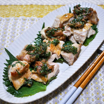 さっぱりと食べる「鶏もも肉のソテー梅ポン酢ソースかけ」