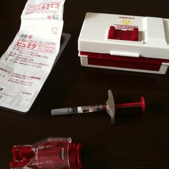 冷蔵庫に注射器