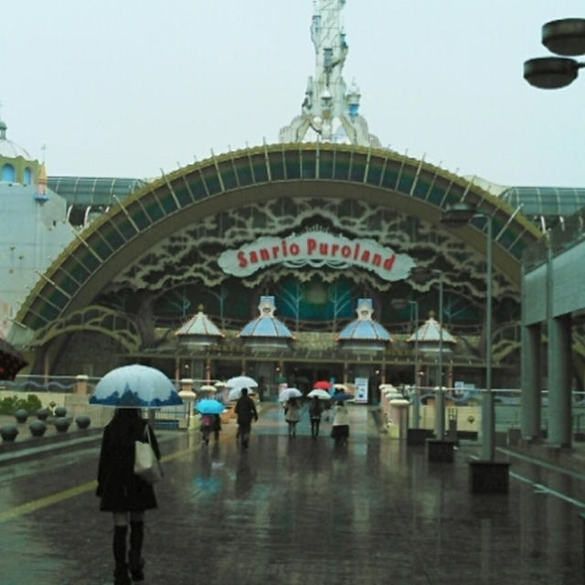 雨でもOK☆サンリオピューロランドに来ています