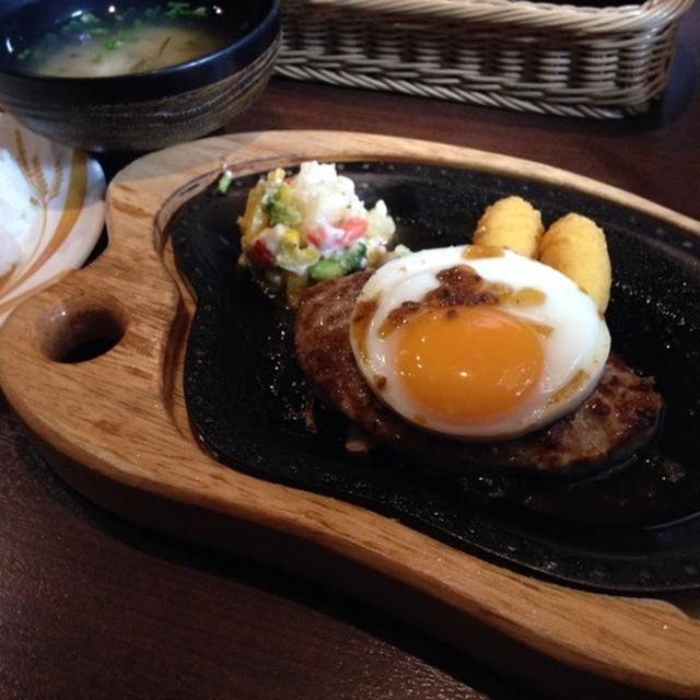 びっくりドンキーでハンバーグランチ