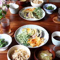 野菜の天ぷら盛り合わせ と 炊き込みごはん。