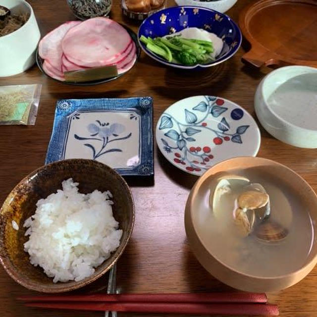新米祭りの朝、ご飯のお供をズラリっと並べる（笑）