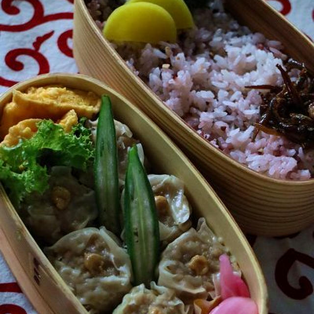 しゅうまい弁当と朝食おにぎり