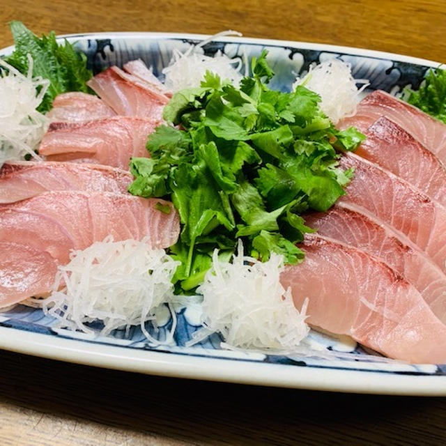 カンパチのお造り　/　お刺身とお造りの違い
