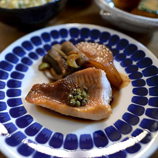 赤魚の煮付けと豆腐麺の羹