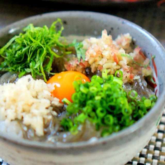 漬け生しらす丼と新にんにくのまるごとストウブオーブン焼きの日♫