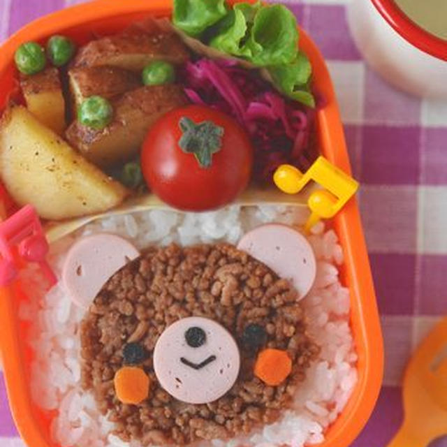 くまちゃんそぼろのお弁当