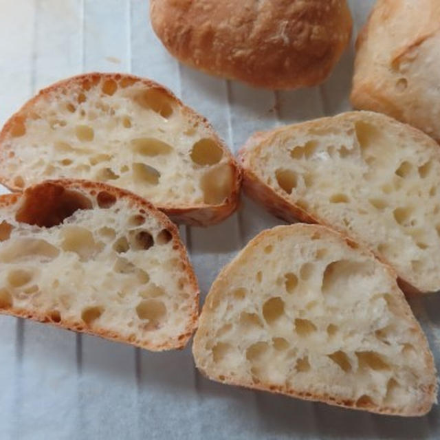 こねないパン、真藤舞衣子さんのレシピでチャバタ