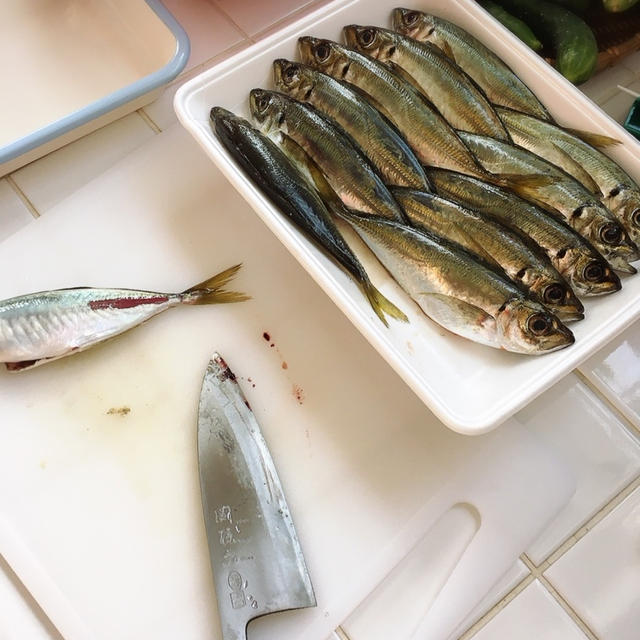 鯵大量につき…鯵の南蛮漬け！/洗われたもも。
