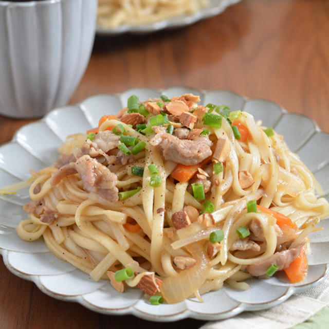 パッタイ風焼きうどん。【乾麺で・昼ごはん・ちょい甘めの焼きうどん】